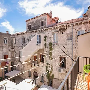Two Bedroom In Center Igor Zara
