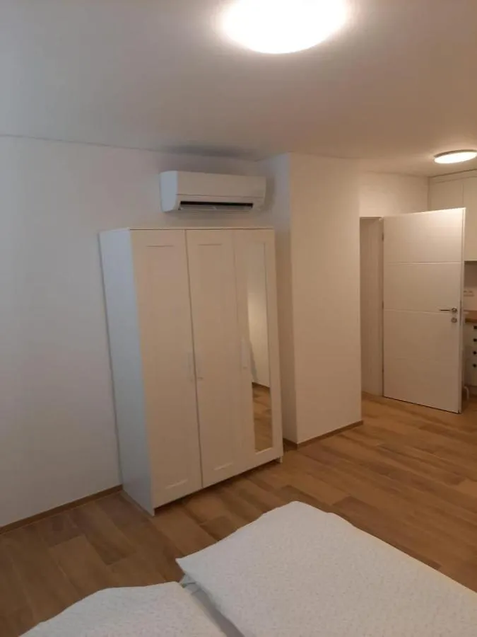 Studio Apartment Zara